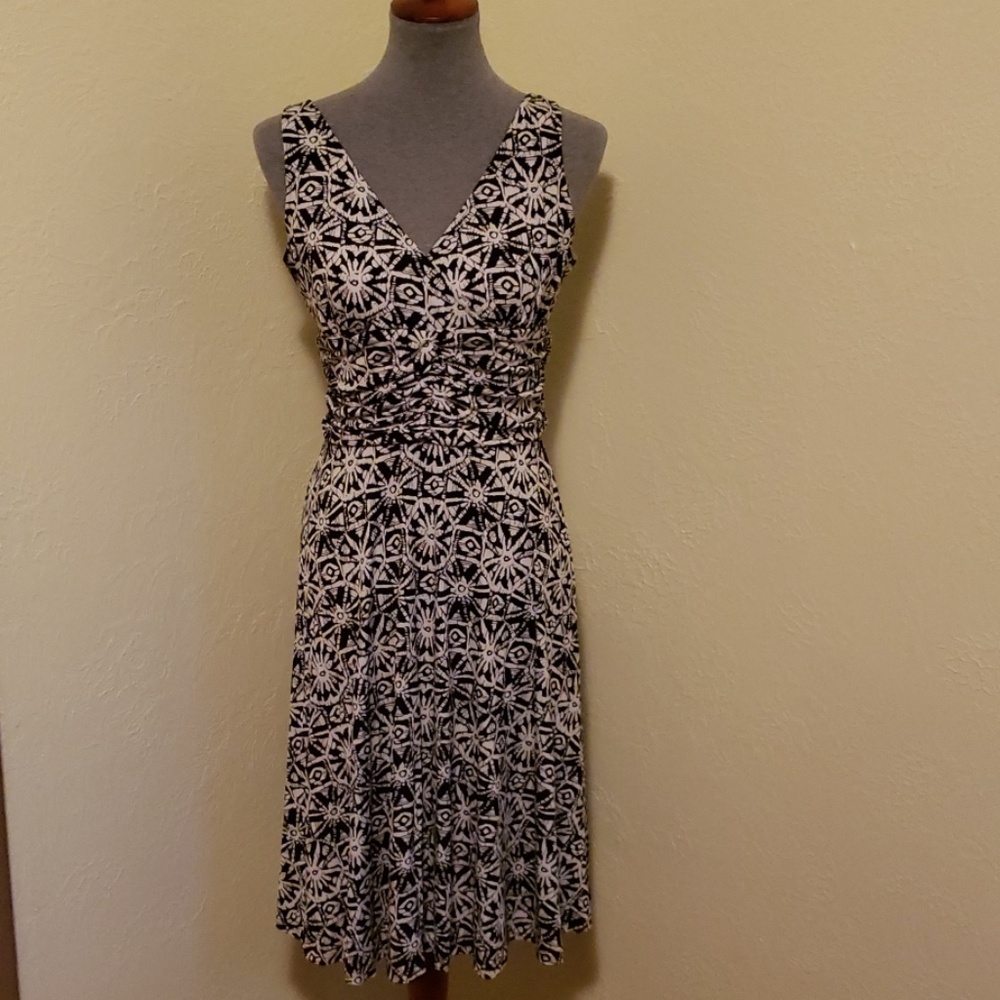 karin stevens Black and White Floral Geometric Sleeveless Dress